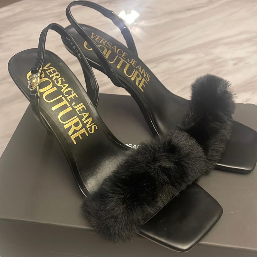 New in box Versace Jeans Couture Emily Heels